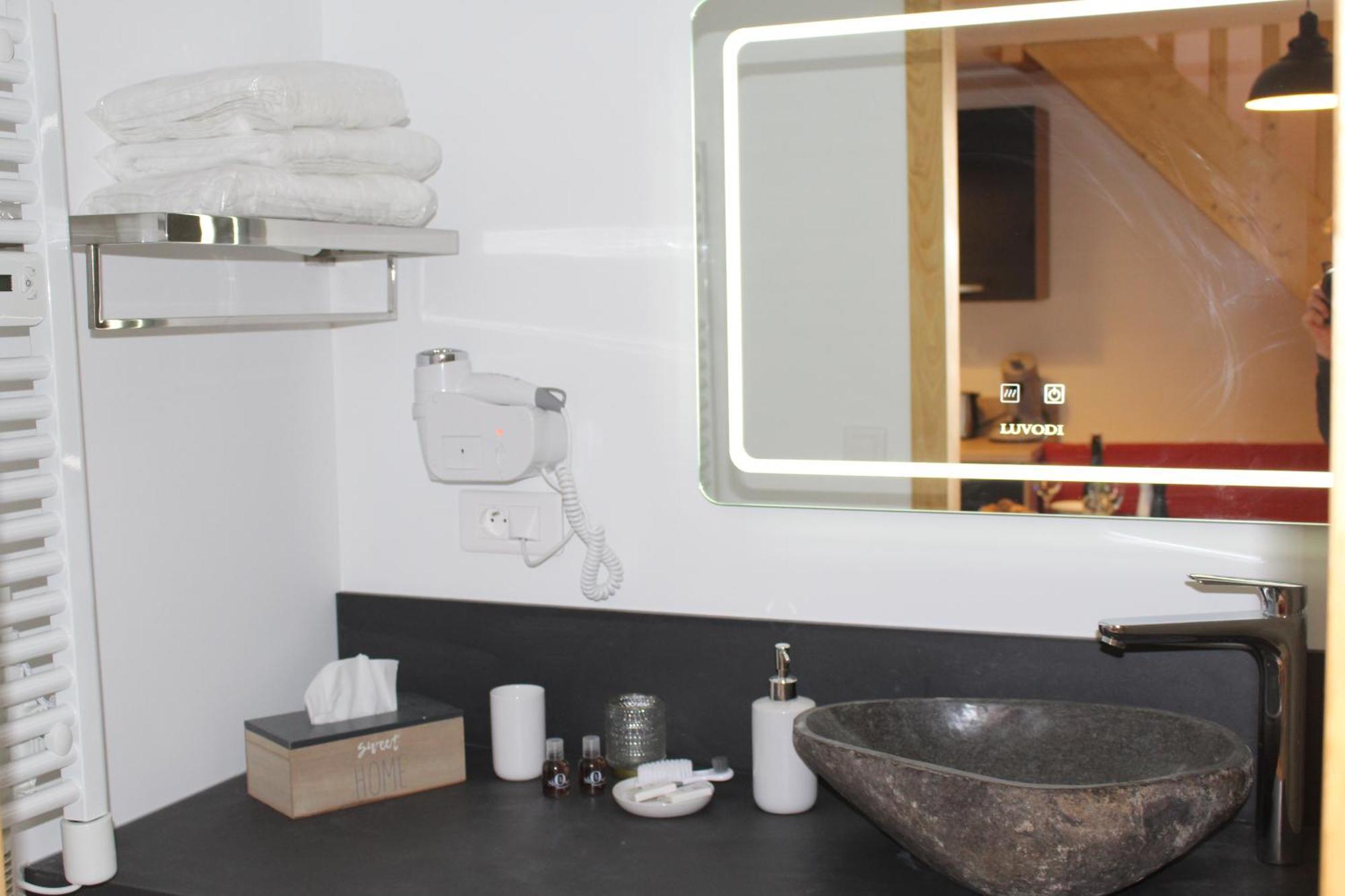 Gite Merlin Spa Privatif Et Sauna Trélévern Extérieur photo