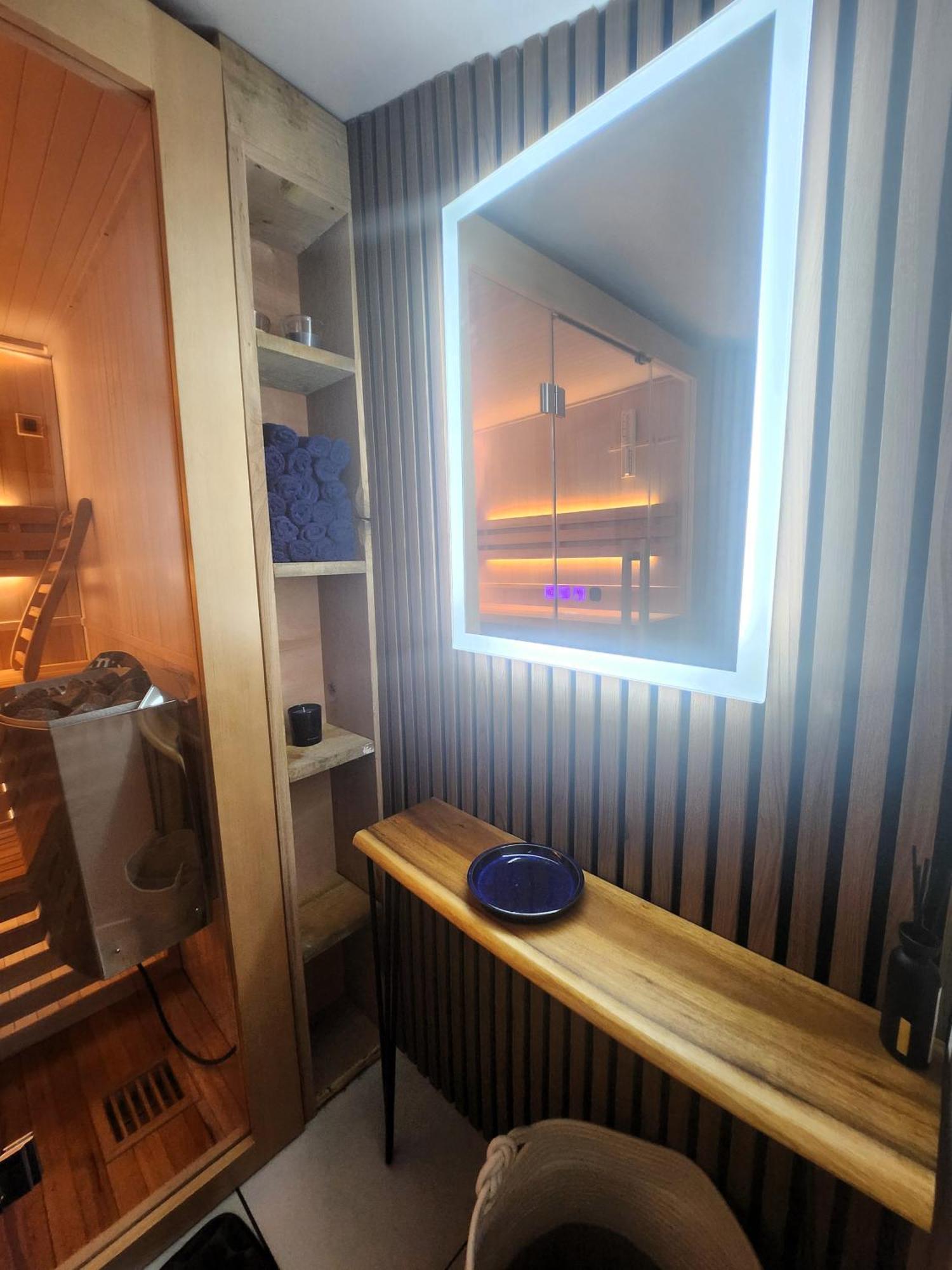 Gite Merlin Spa Privatif Et Sauna Trélévern Extérieur photo